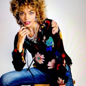 Cabi Juliet Blouse M plum floral